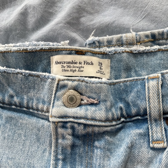 Abercrombie & Fitch 90s Straight Ultra High Rise Jeans - Picture 4 of 6